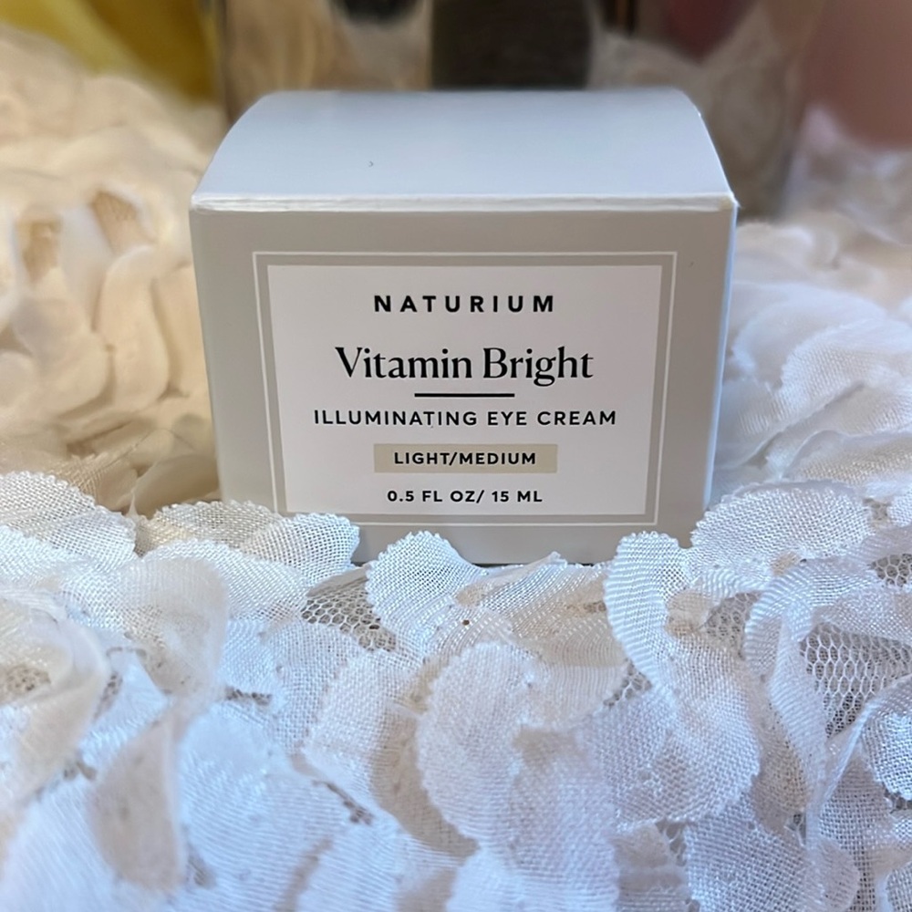 Naturium Illuminating Eye cream opens